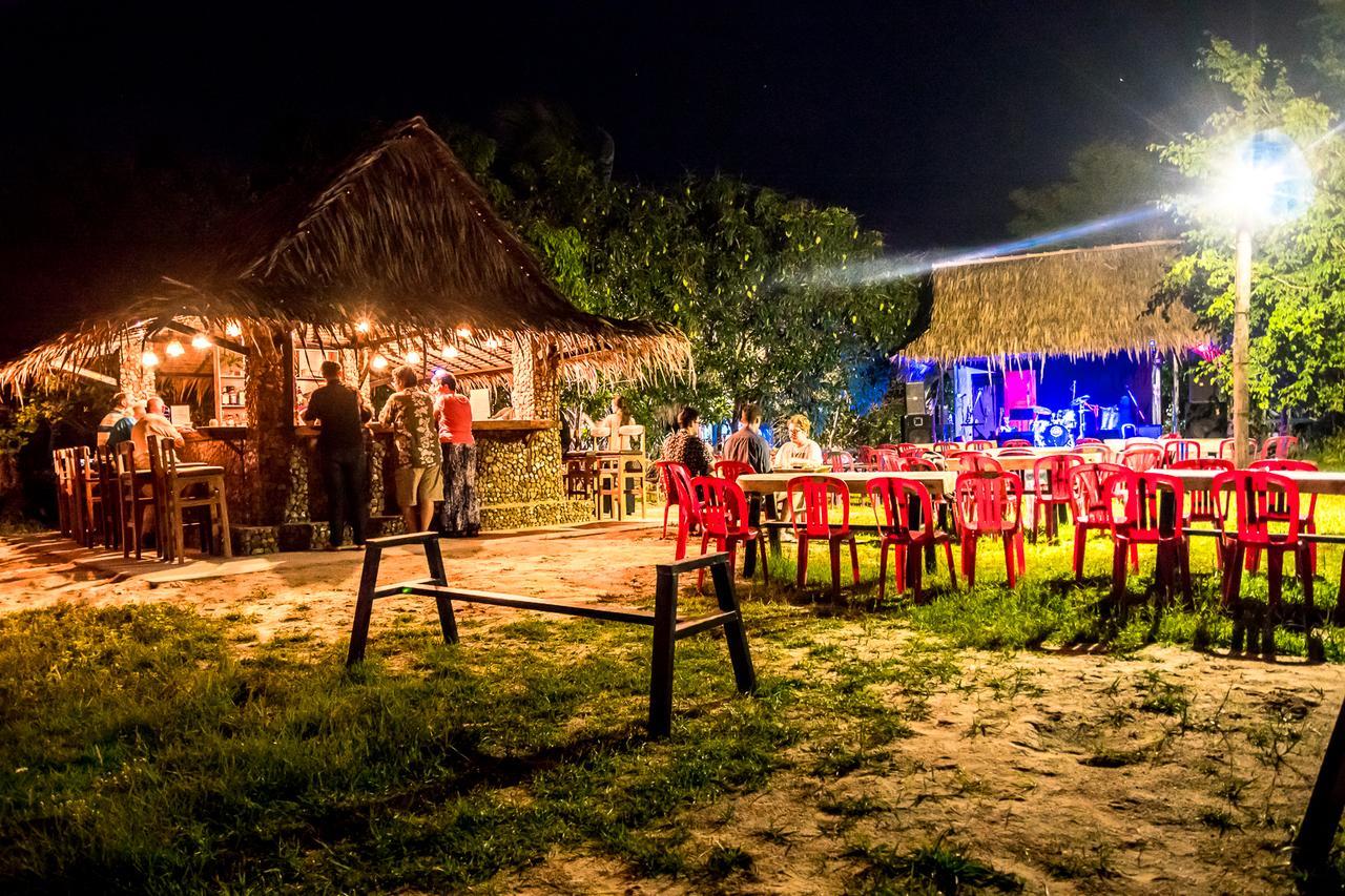 The Plantation Hostel กำปอต ภายนอก รูปภาพ